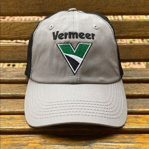 Vermeer 6 panel adjustable back strap baseball cap black Gray mesh back hat
